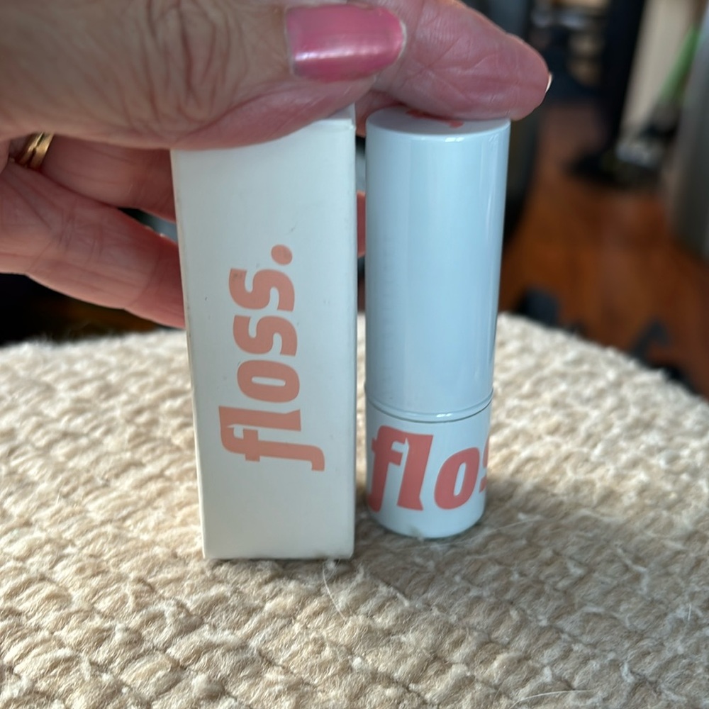 Floss The Concierge Cheek And Lip Tint in Shade Sandals.  New In Box!